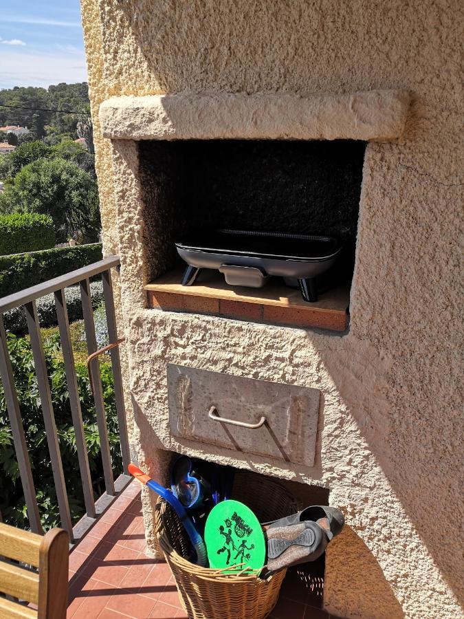 Appartement Cosy Vue Mer A 50 M De La Plage - Refait A Neuf Et Climatise Le Pradet Bagian luar foto
