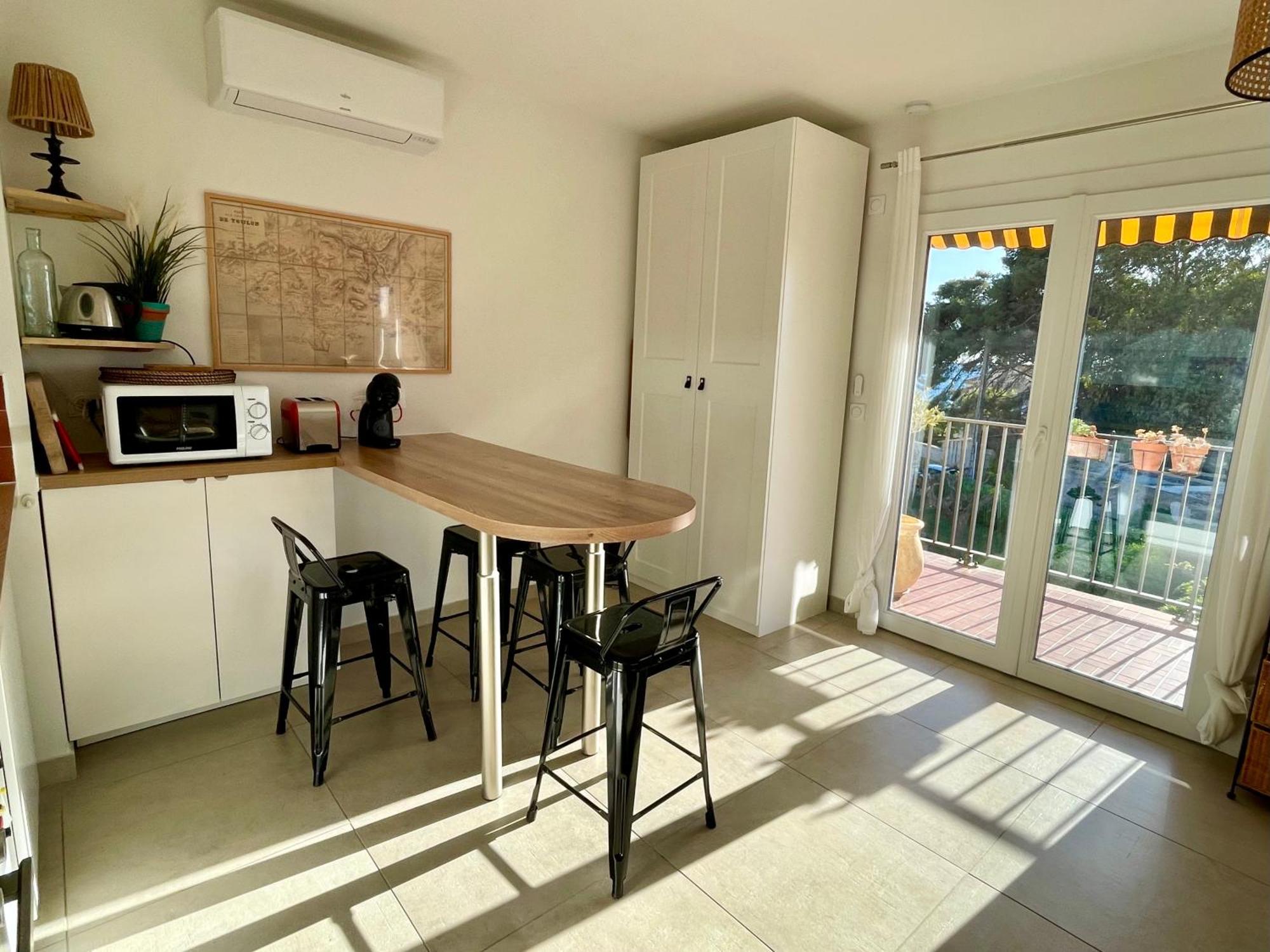 Appartement Cosy Vue Mer A 50 M De La Plage - Refait A Neuf Et Climatise Le Pradet Bagian luar foto